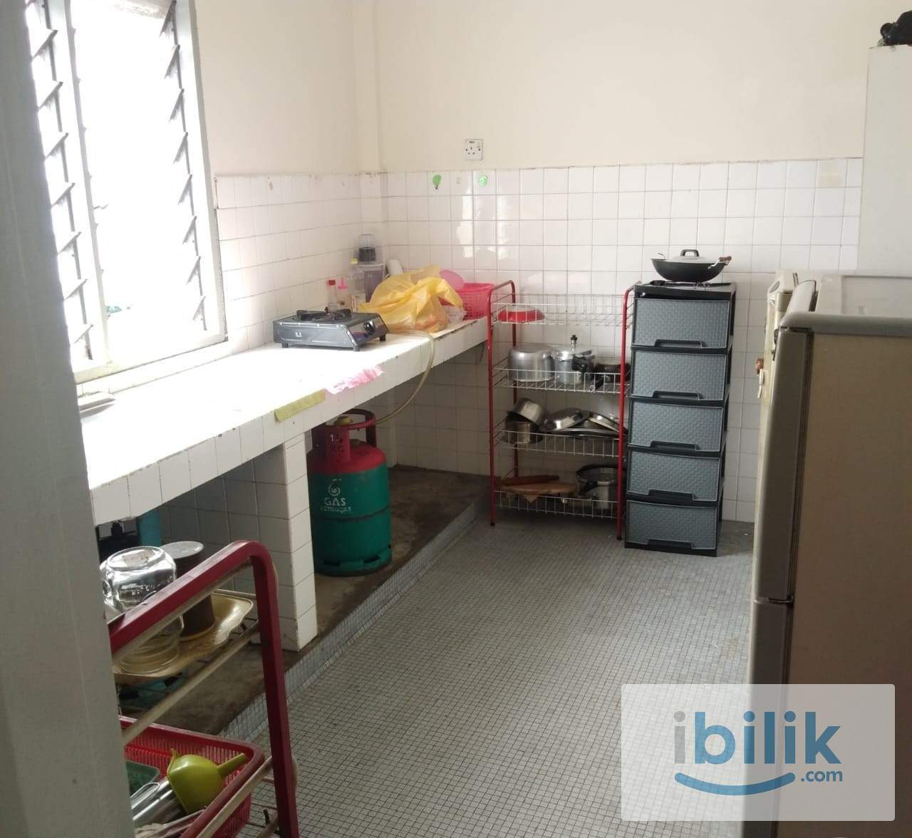 Middle Room at Brickfields, KL City Centre - Image 4