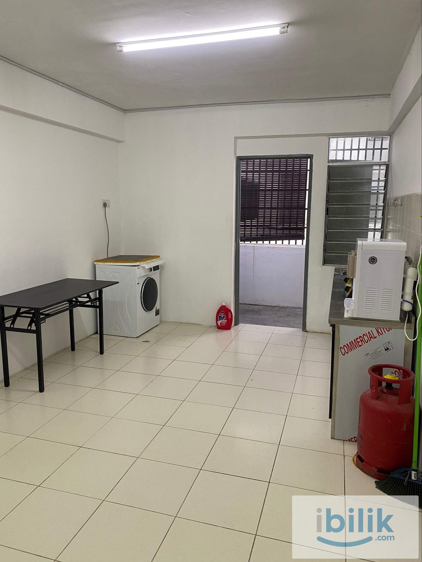Batu Kawan Pangsapuri Suria 1 Master bedroom For Rent - Image 1