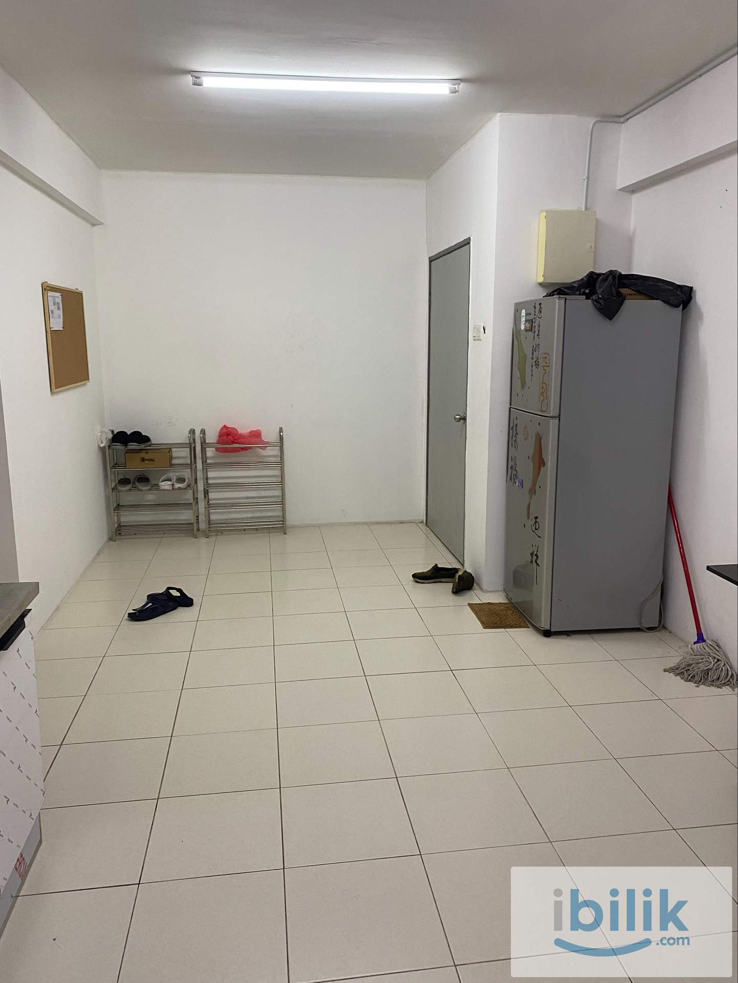 Batu Kawan Pangsapuri Suria 1 Master bedroom For Rent - Image 3