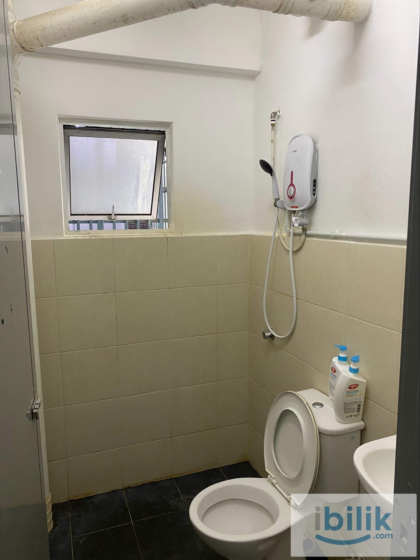 Batu Kawan Pangsapuri Suria 1 Master bedroom For Rent - Image 5