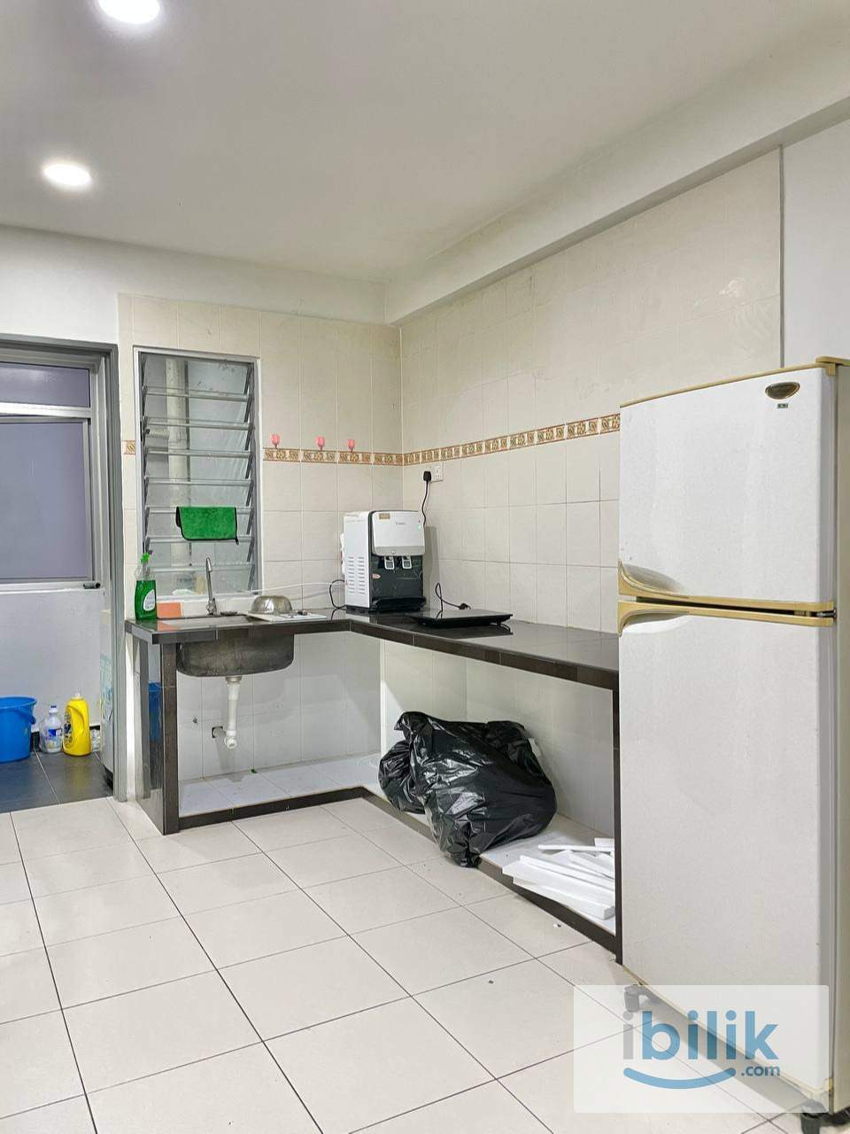 Batu Kawan Pangsapuri Suria 1 Master Room for Rent - Image 6