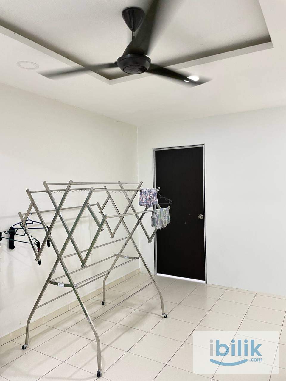 Batu Kawan Pangsapuri Suria 1 Master Room for Rent - Image 9