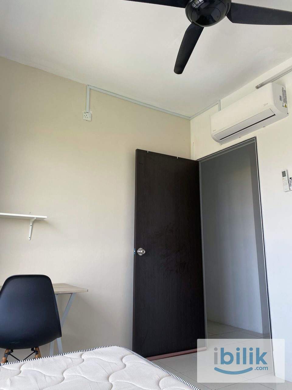 Pangsapuri Suria 1 Batu Kawan Middle Room for Rent - Image 2