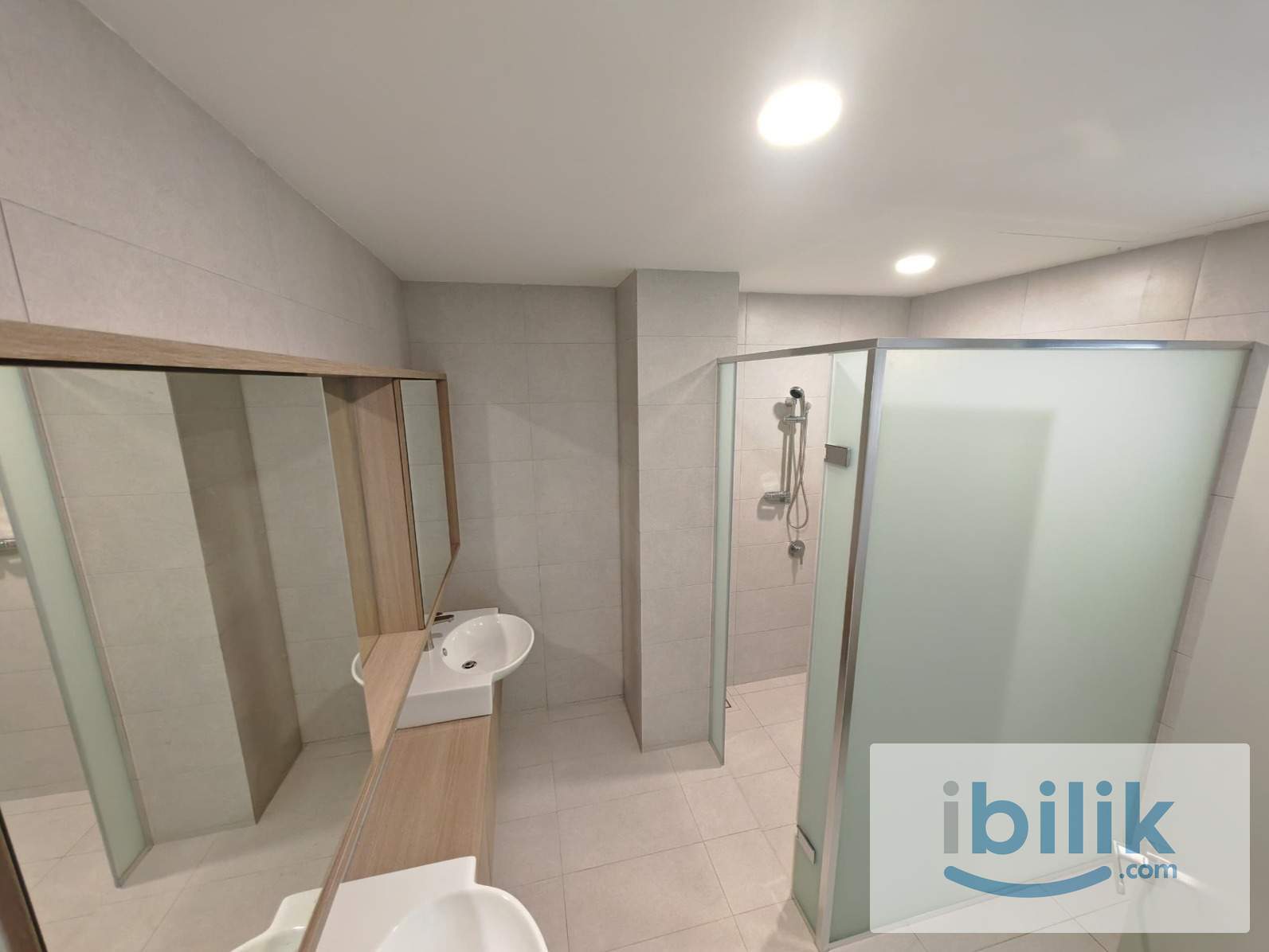 Room at Sinaran Residence Duplex Batu Kawan - Image 4