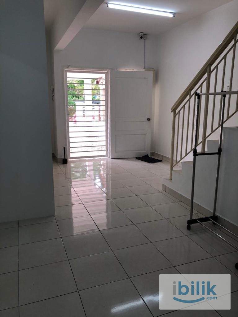 Middle Aircond Room - Image 2