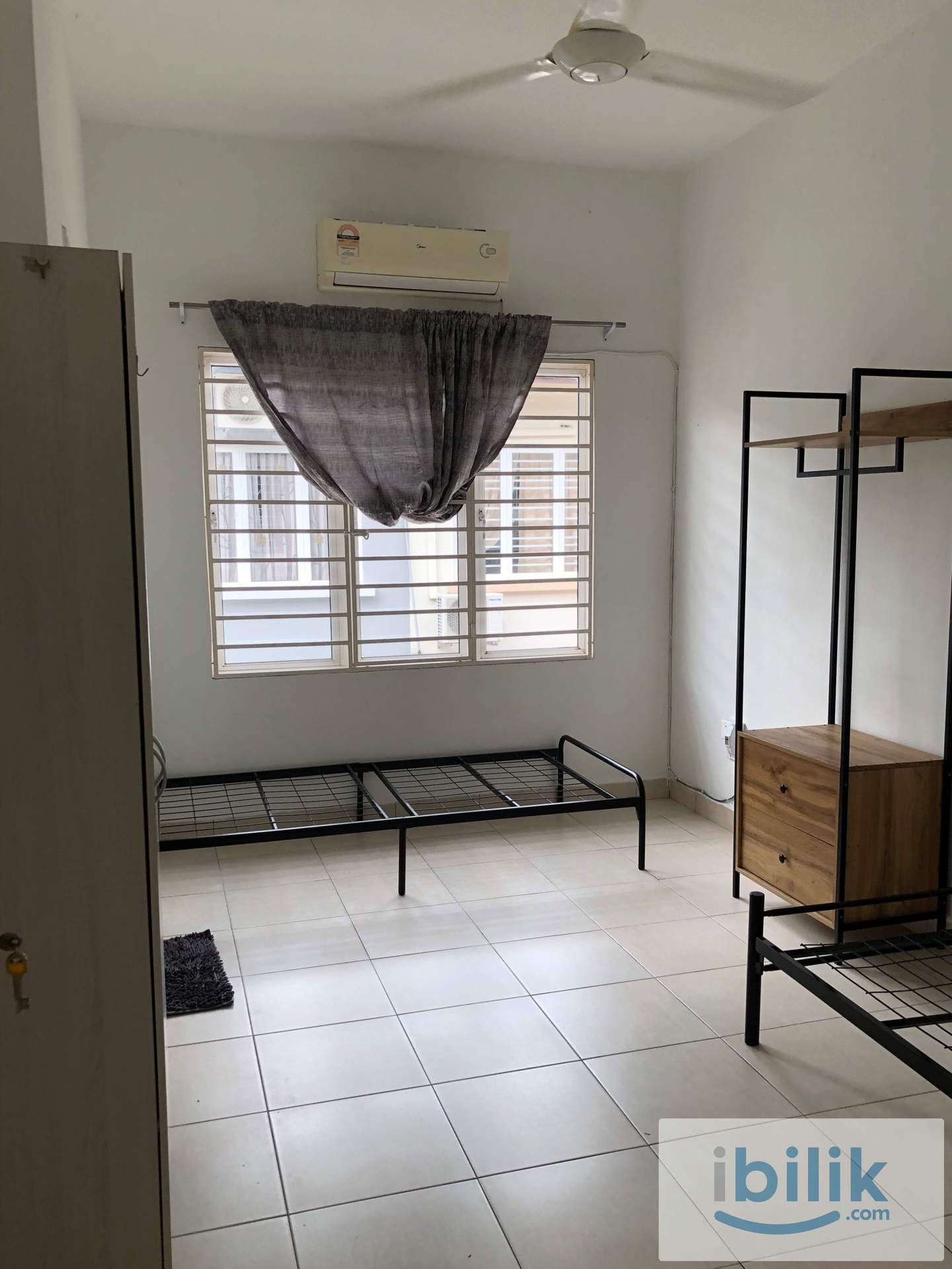 Setia Alam Middle Aircond Room - Image 1