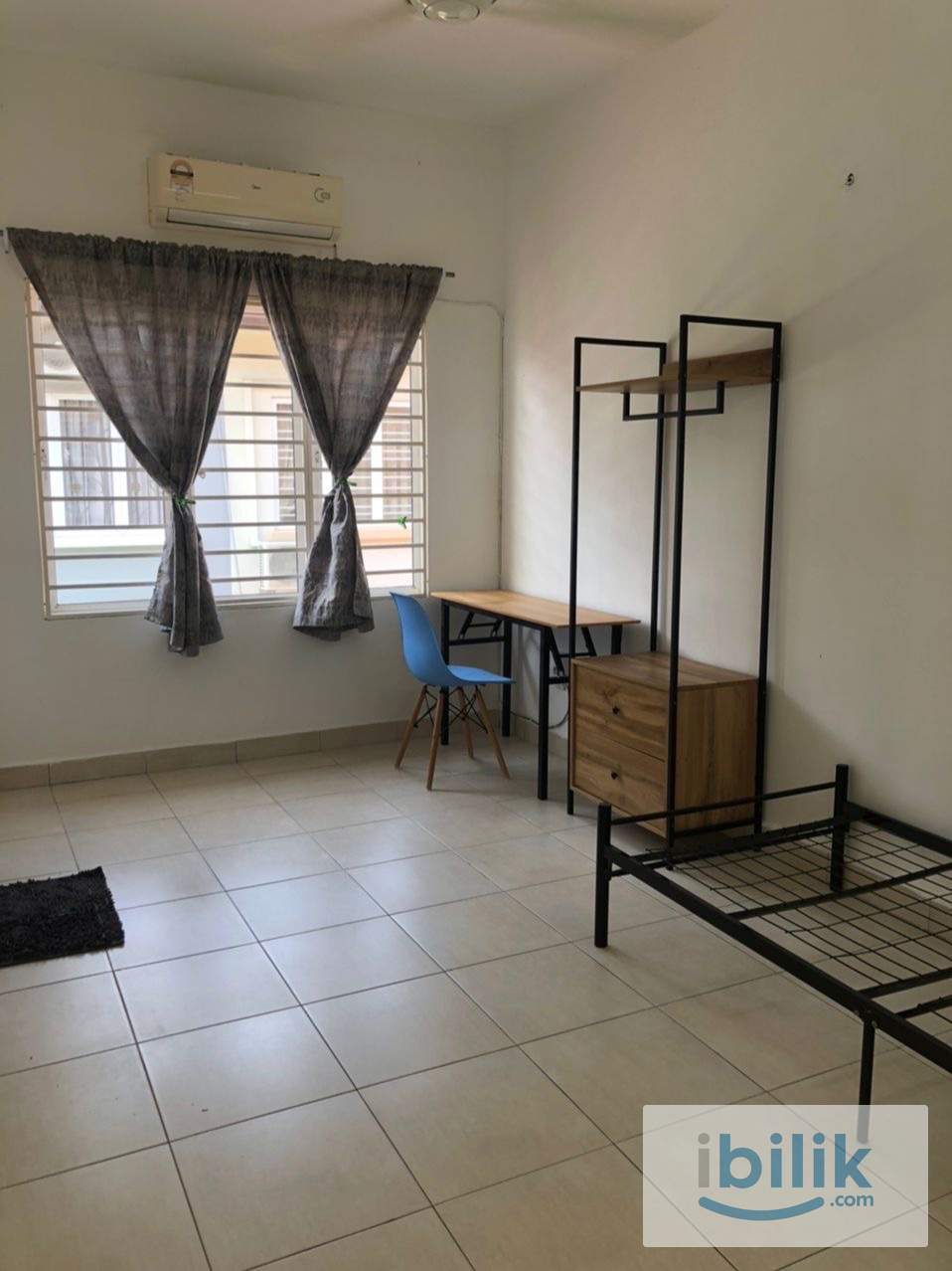 Setia Alam Middle Aircond Room - Image 4