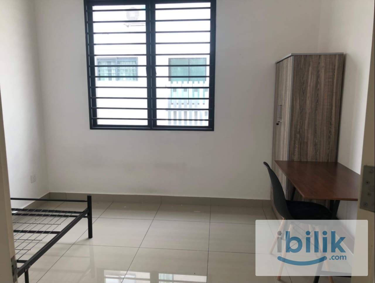 Middle Aircond Room - Image 1