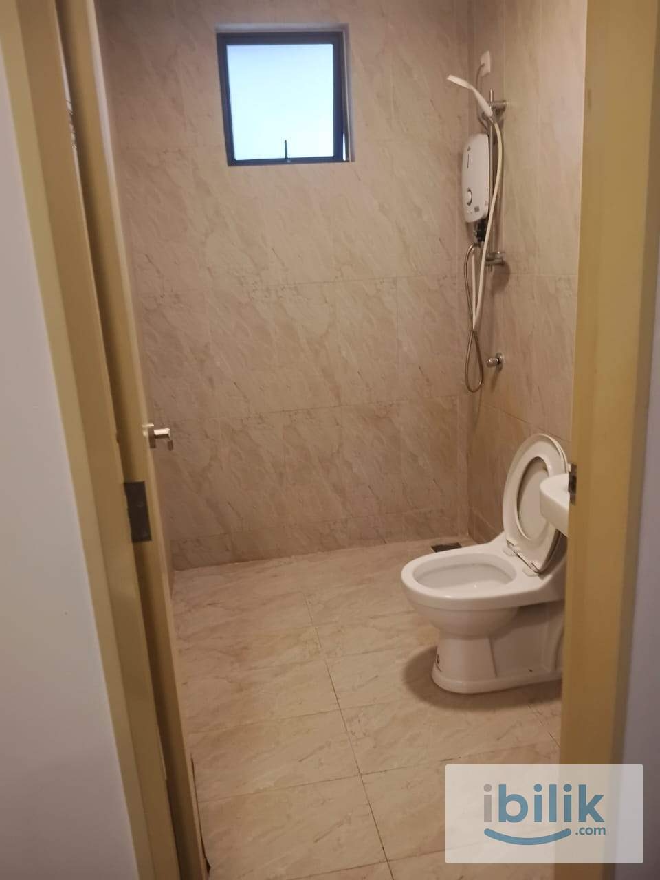5 Mins Walk to LRT Sri Rampai – Master Room w/ Private bathroom - Image 8
