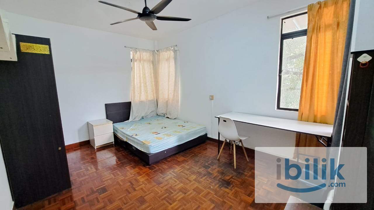 Cyberia Smarthomes, Cyberjaya - (Male) Master Room with Wifi ~Well Kept  - Image 1