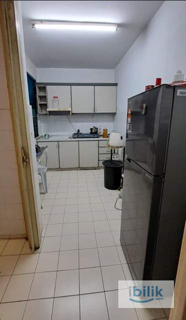 Cyberia Smarthomes, Cyberjaya - (Male) Master Room with Wifi ~Well Kept  - Image 5