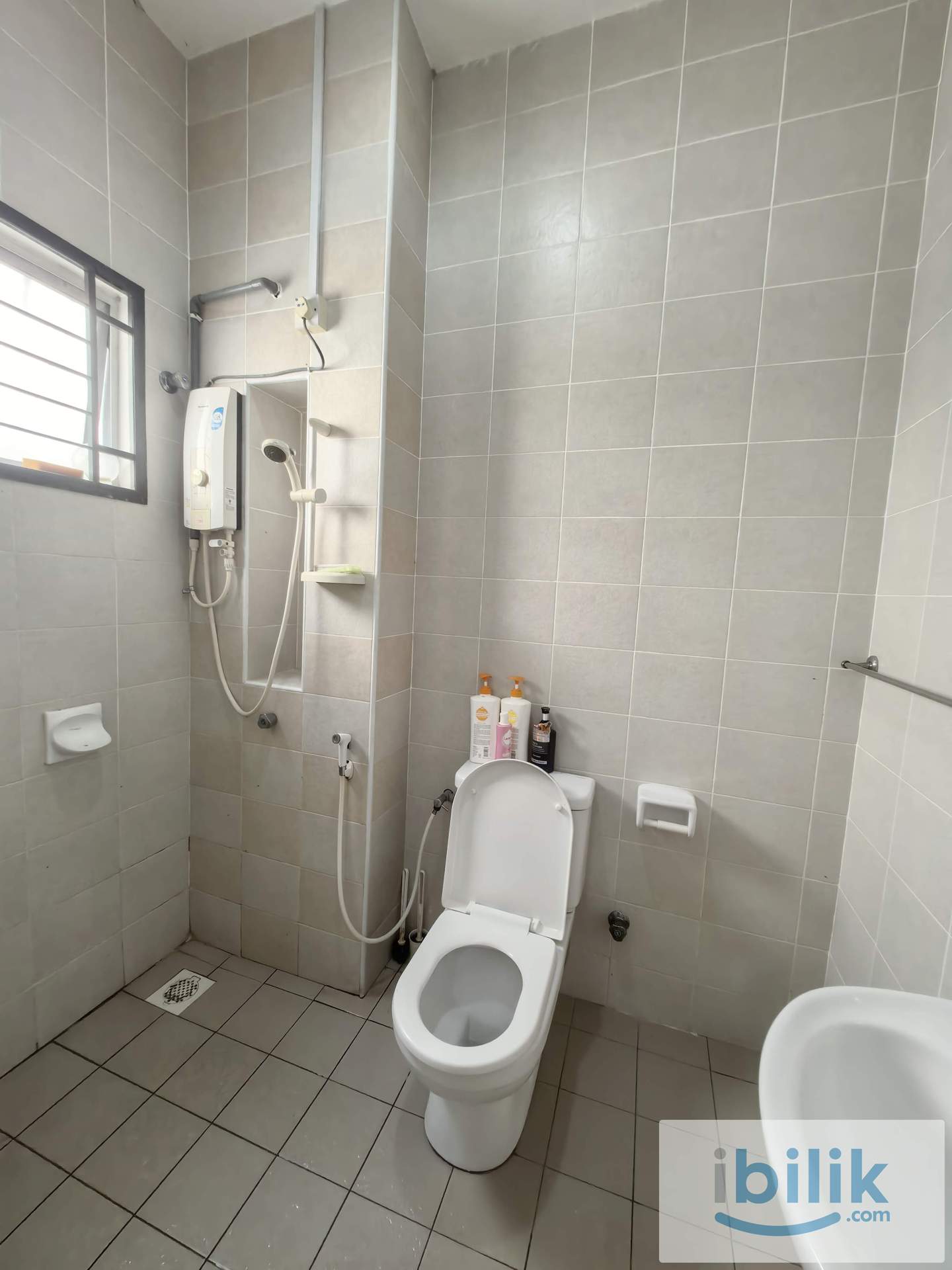 🏬Cozy Single Room with Gated Taman in Setia Alam | Zero Deposit Available - Image 2