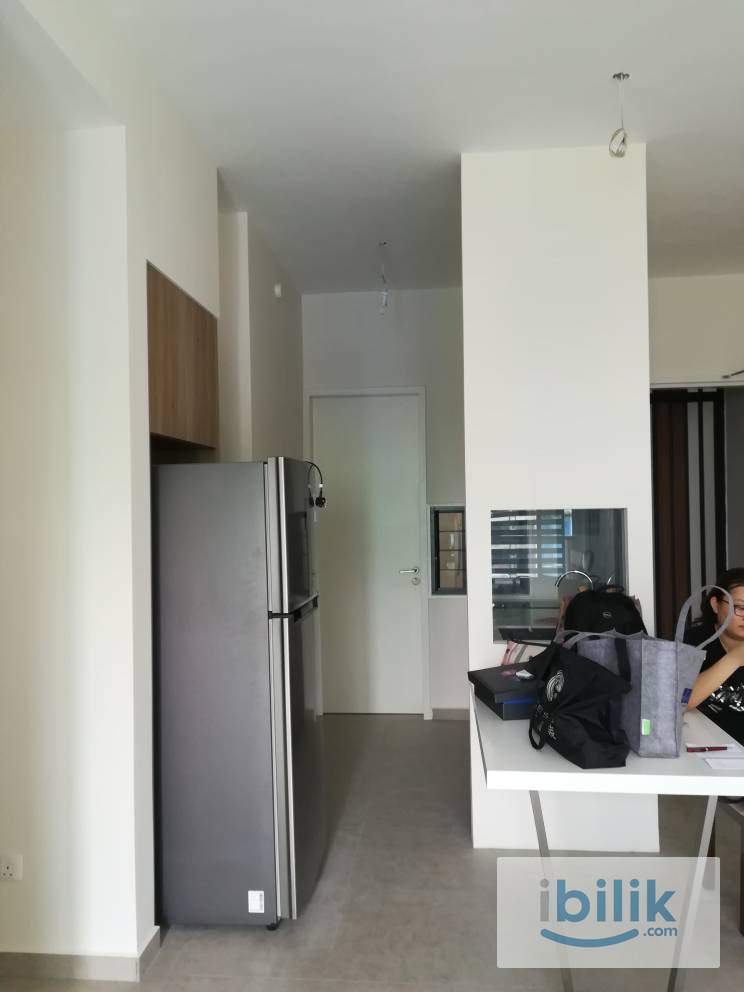 Middle Room at The Petalz, Old Klang Road - Image 3
