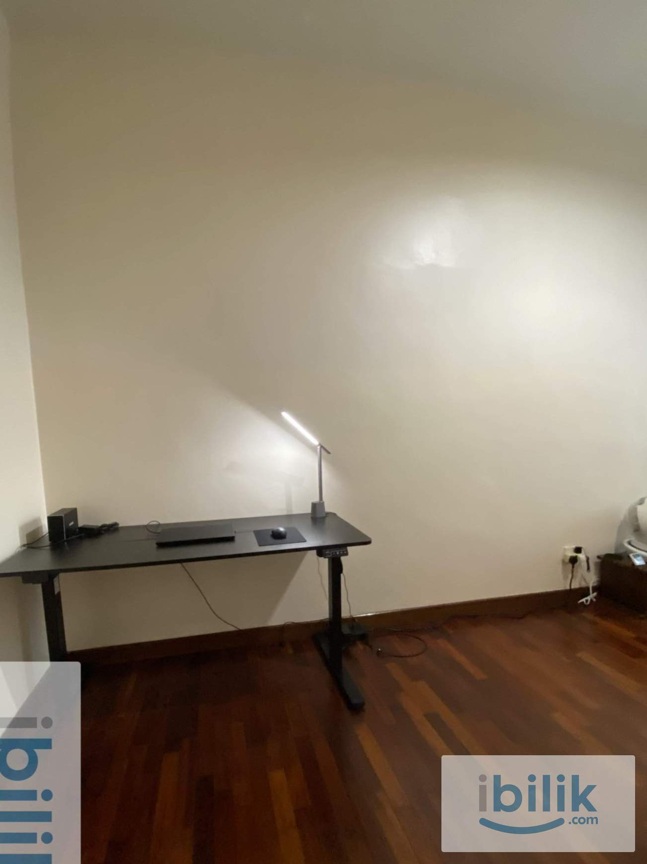 Middle Room with En Suite | 3-Storey Terrace | All Utilities  - Image 4