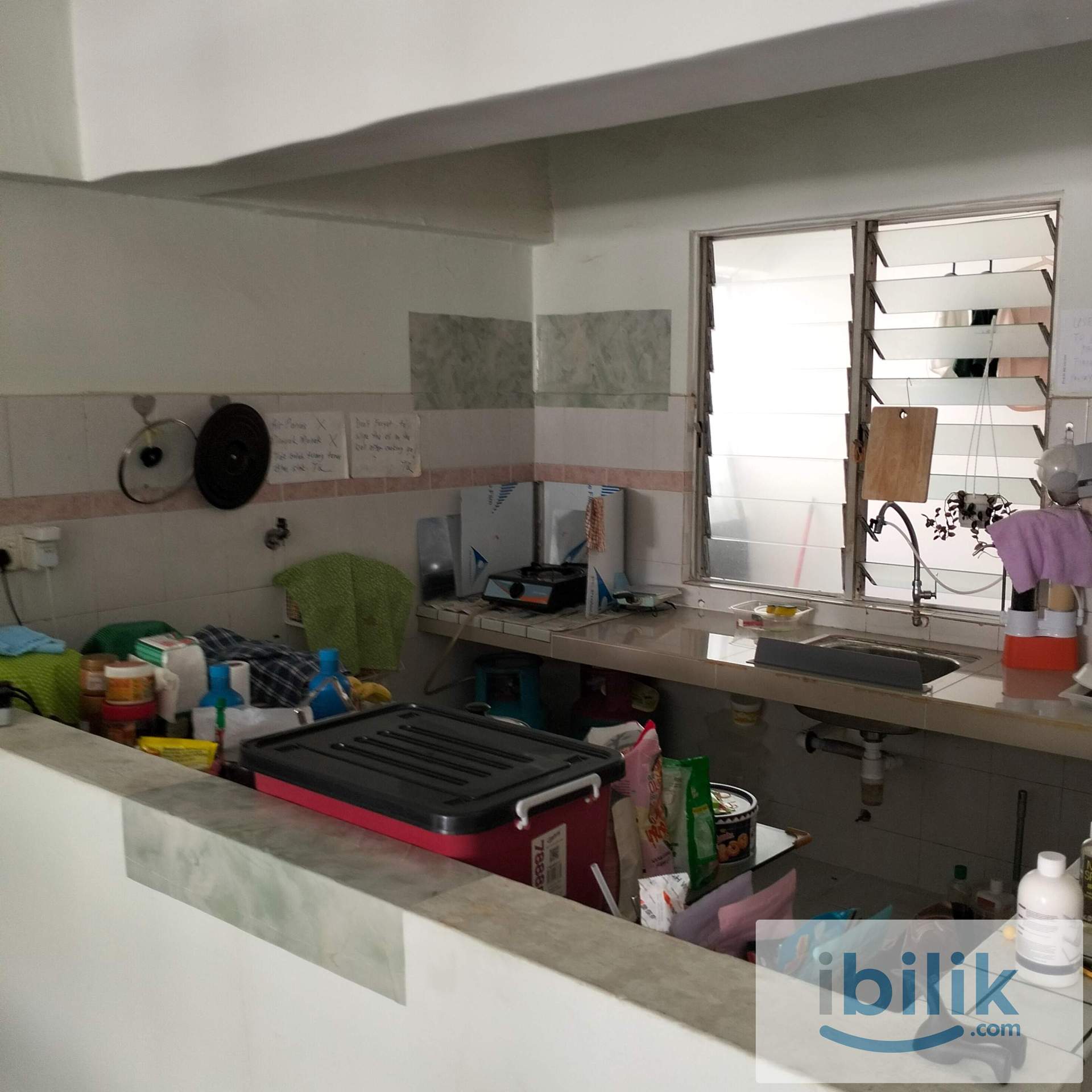Medium room at Plaza 393 Block C  - Image 3