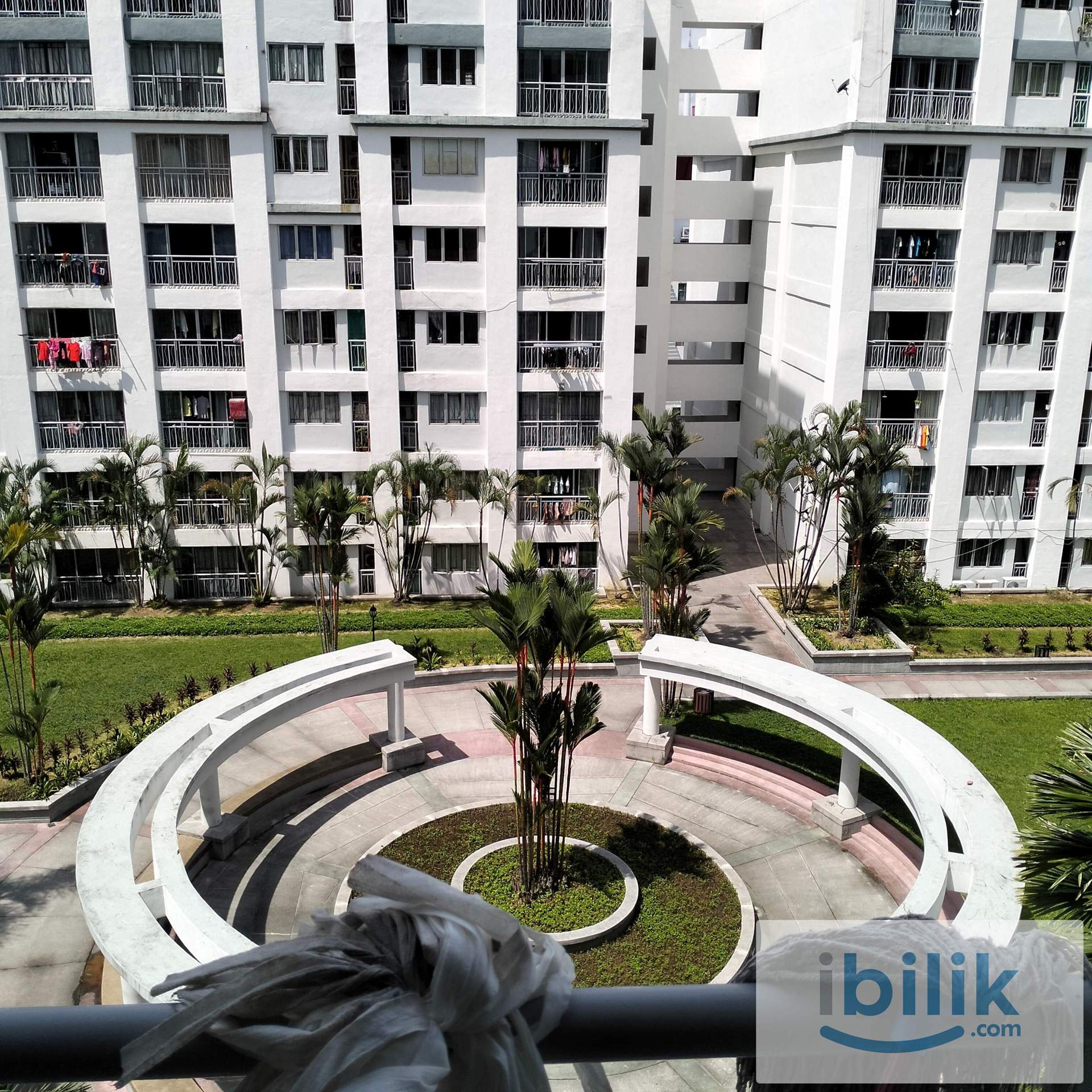 Medium room at Plaza 393 Block C  - Image 5