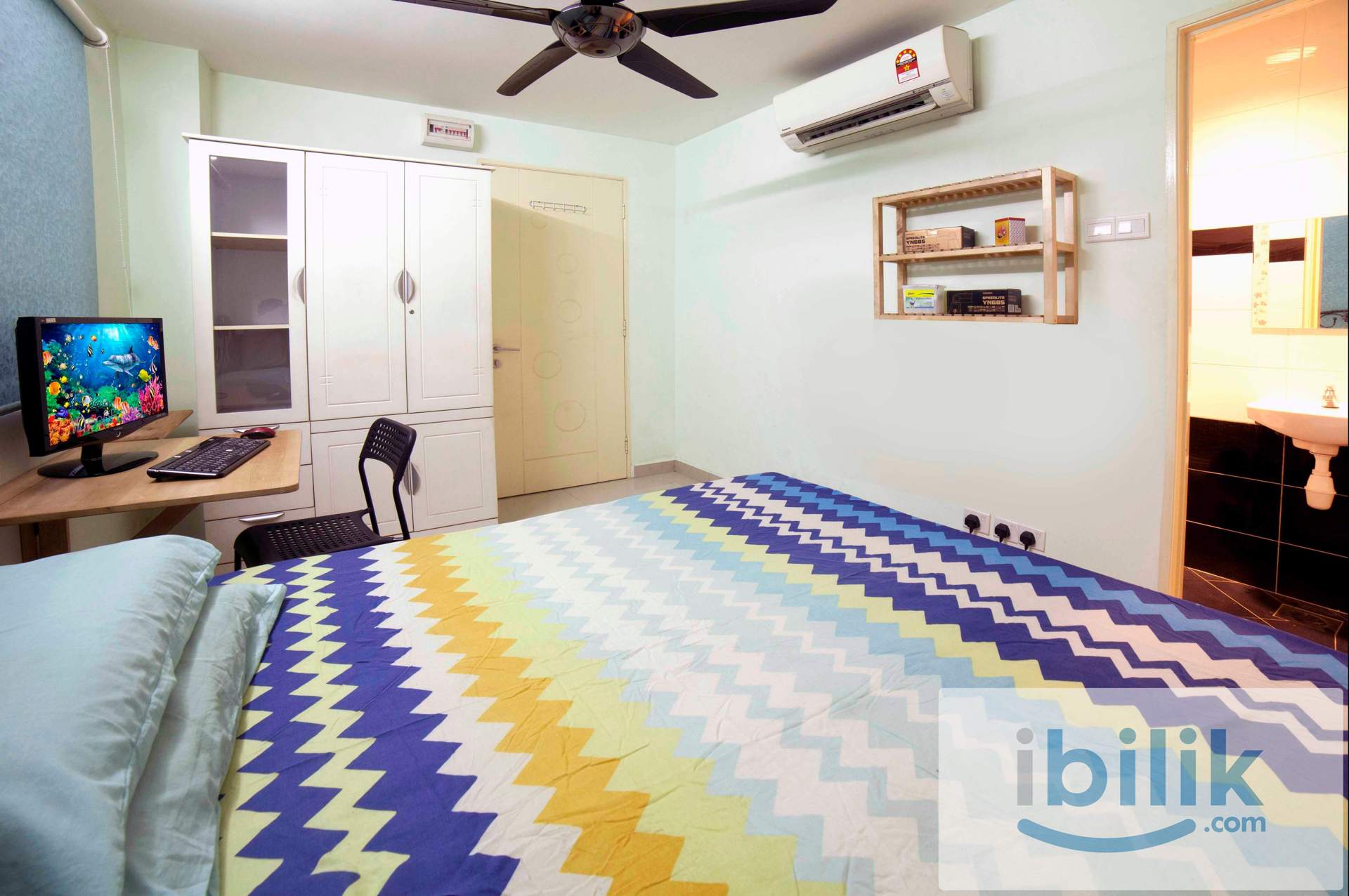 Room with PRIVATE BATHROOM PJS 7 SUNWAY  - Image 3