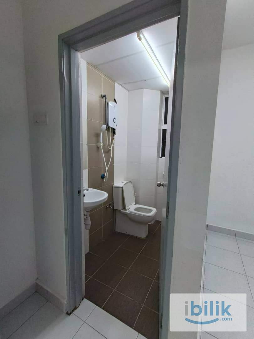 M3 Residency Female Muslim Master Room Taman Melati Setapak Walking to LRT Melati - Image 4