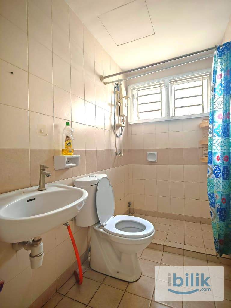FREE 1 MONTH - Female Master Room Kinrara Mas Near LRT BK5, Pavilion, Giant, Bukit Jalil, Puchong - Image 4