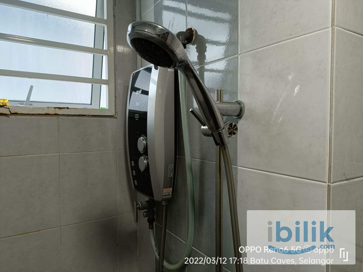 Middle room for rent - Image 7