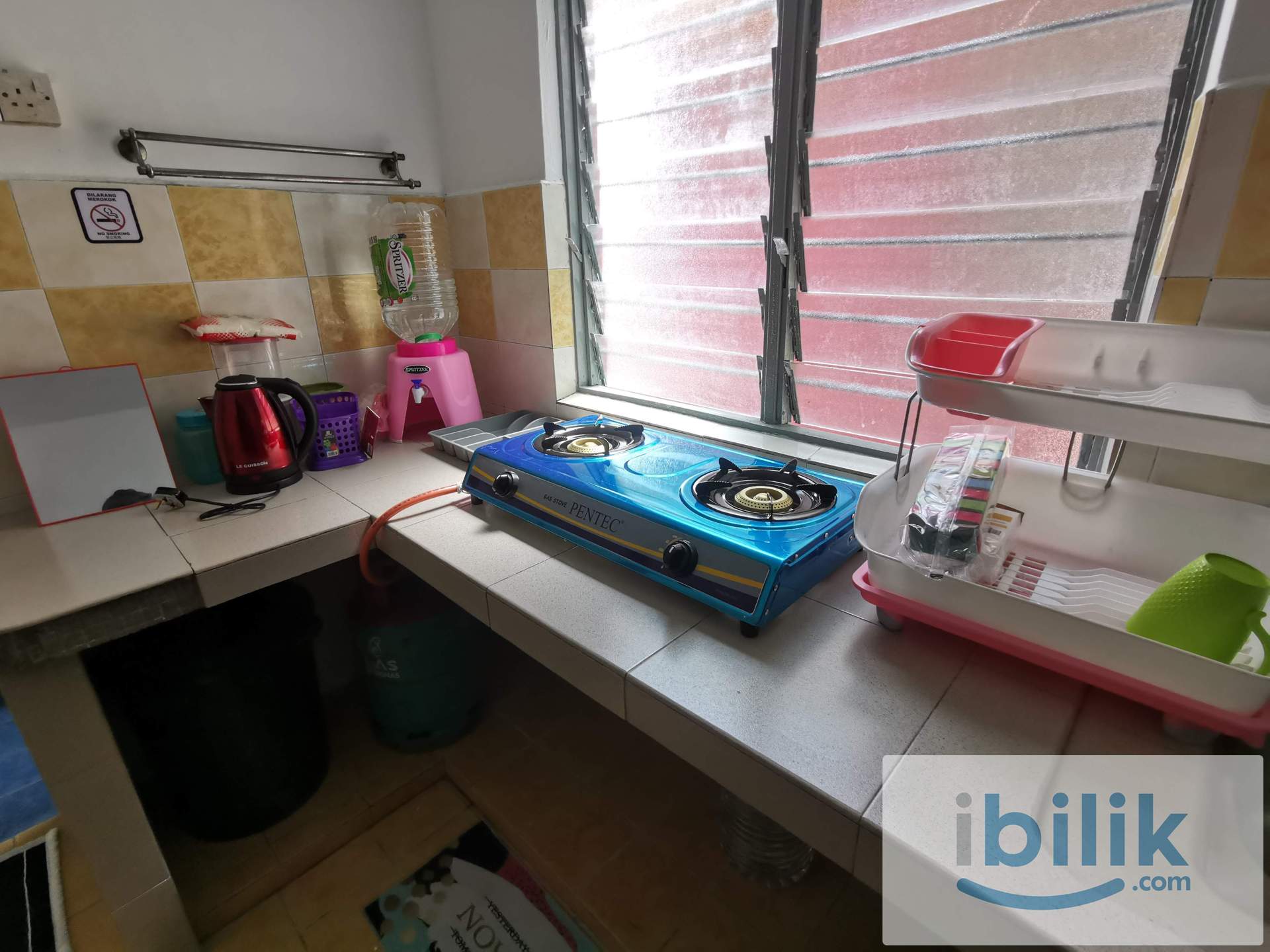 Middle Room at Mentari Court 1, Bandar Sunway - Image 7