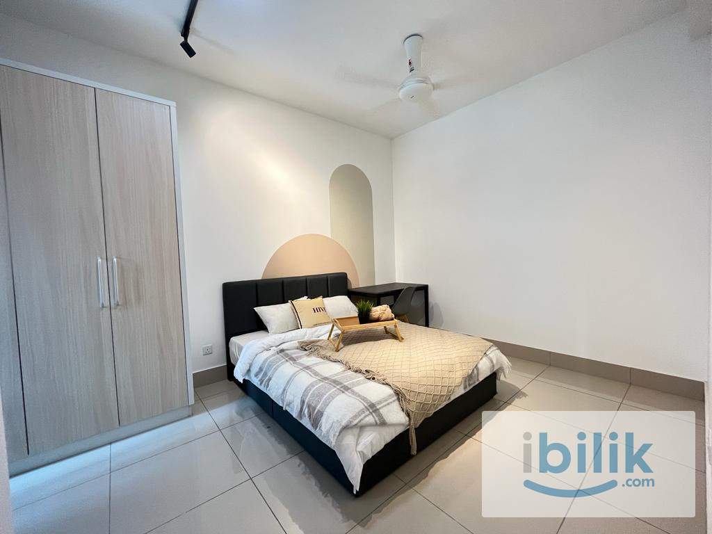  Female Only Master Room | Razak City Residence - Image 3