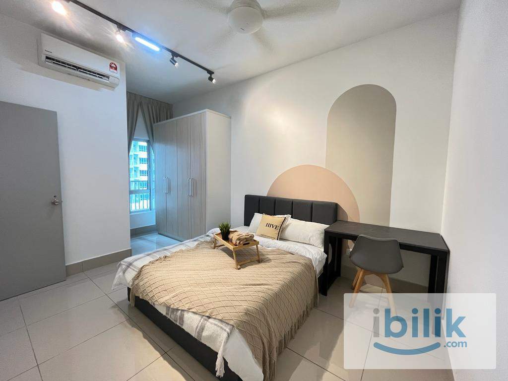  Female Only Master Room | Razak City Residence - Image 1