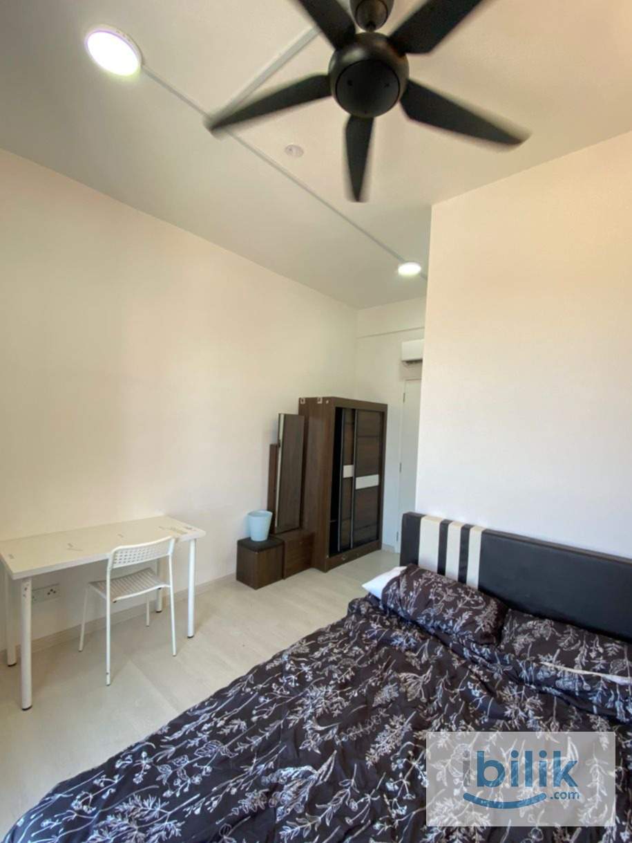  Female Only Master Room | Equine Residence - Image 1