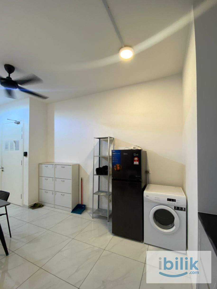  Female Only Master Room | Equine Residence - Image 4