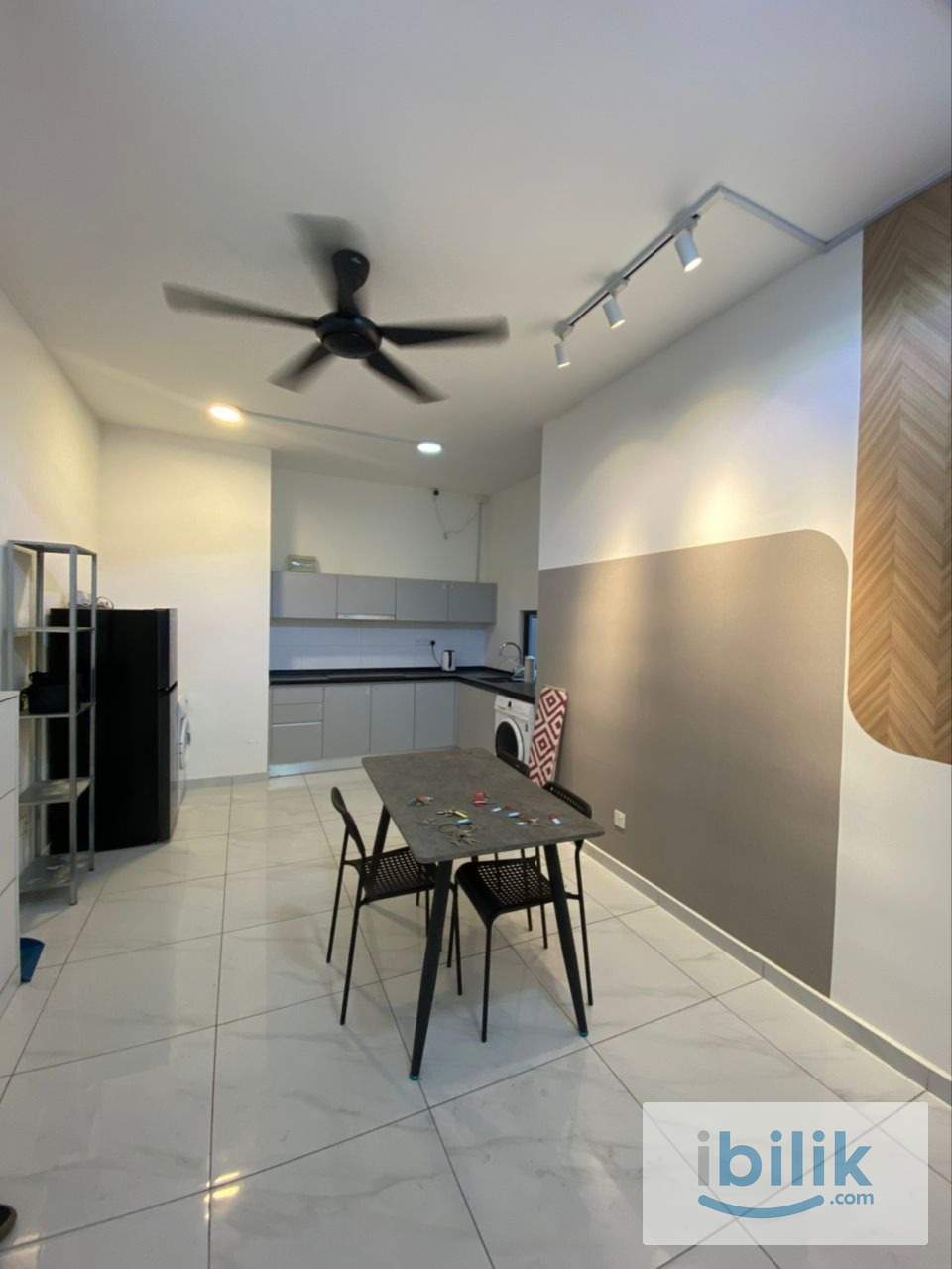  Female Only Master Room | Equine Residence - Image 5