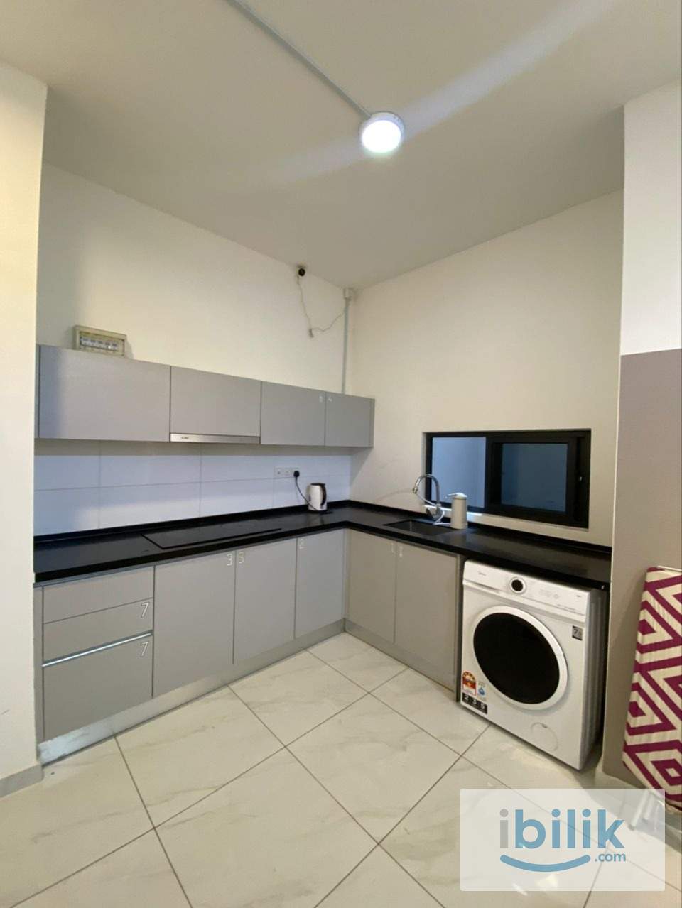  Female Only Master Room | Equine Residence - Image 7