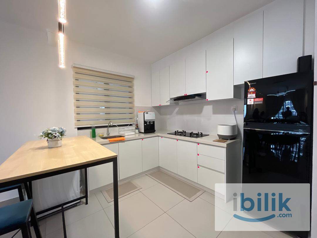 Huni Residence Setia Alam – Medium Room for Rent | RM700 - Image 5