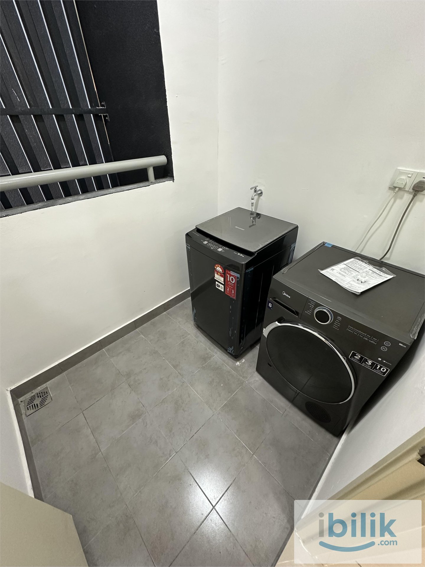 Middle Room - Image 3
