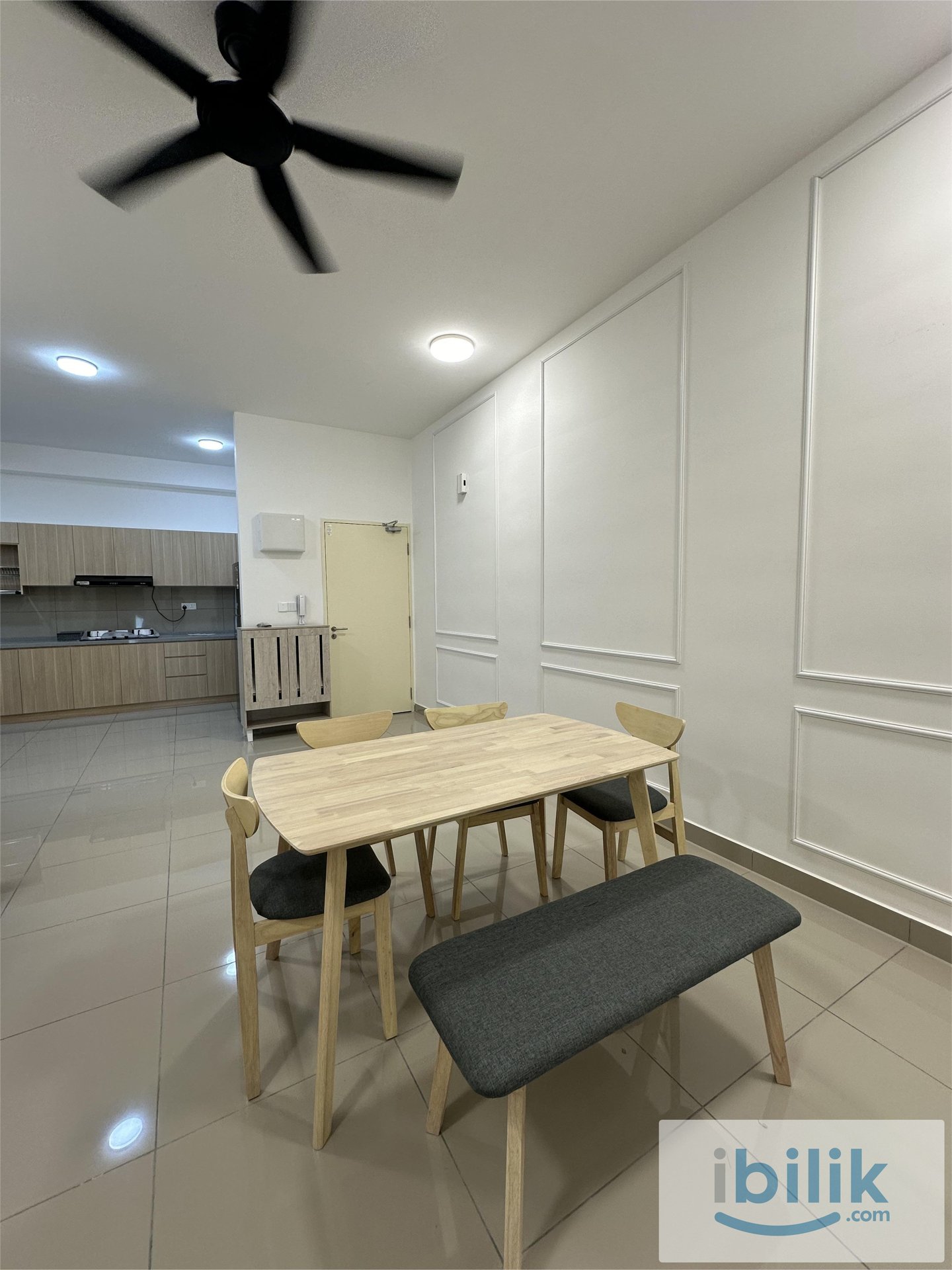 Middle Room - Image 5