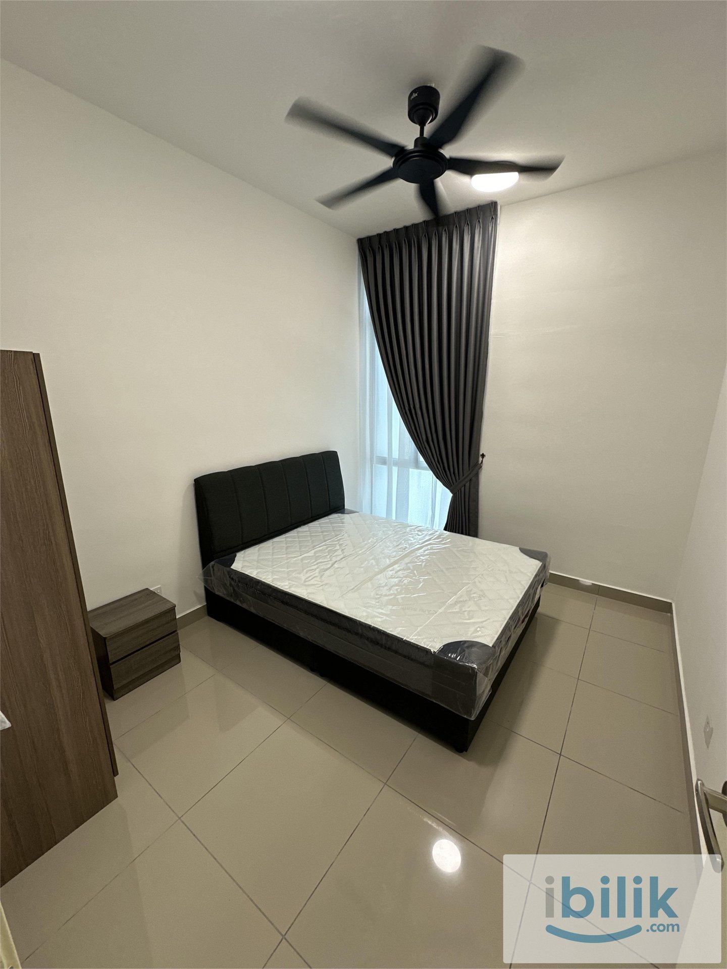 Middle Room - Image 1