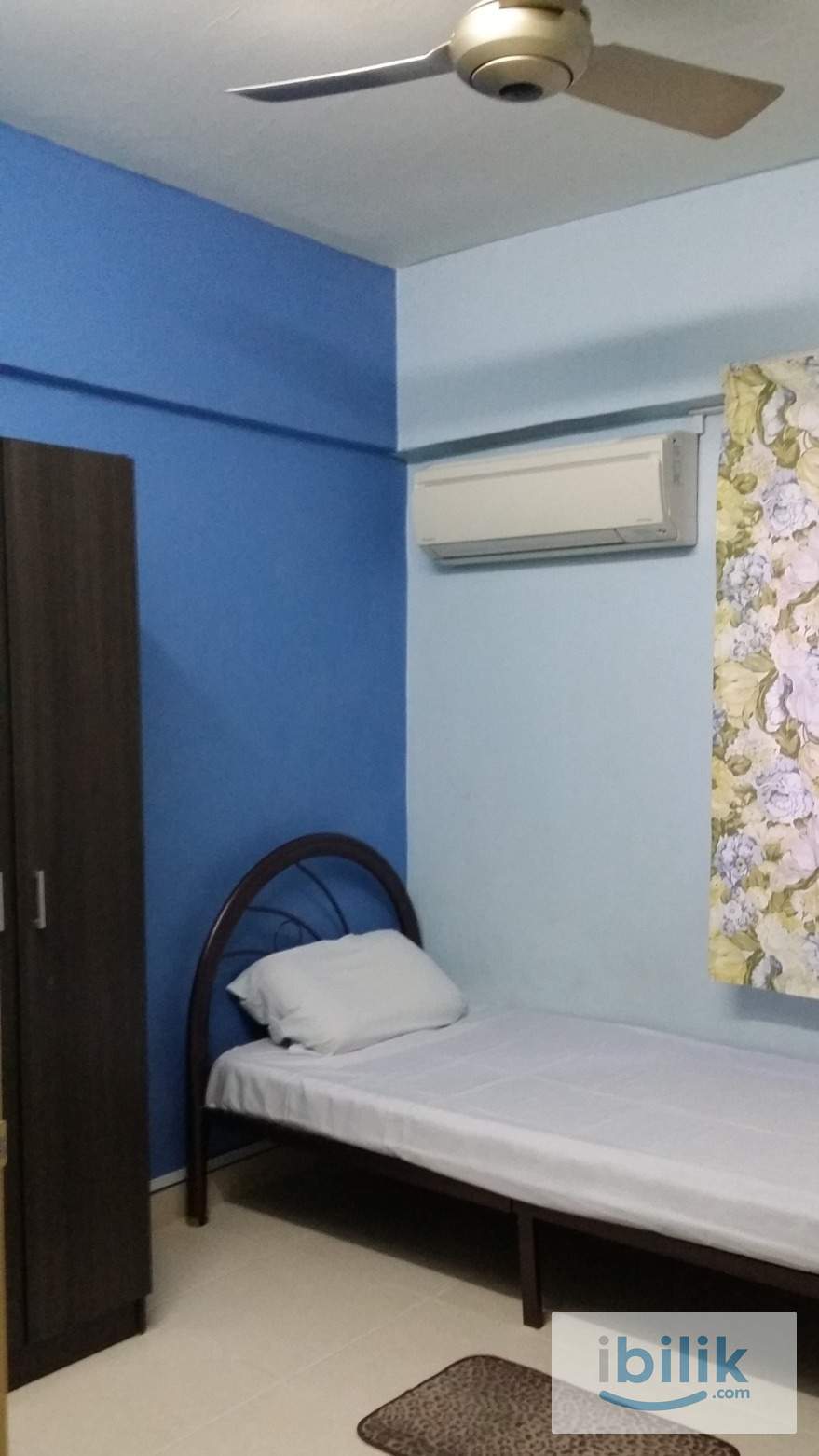  Small Room  in Plaza 393 - Image 1