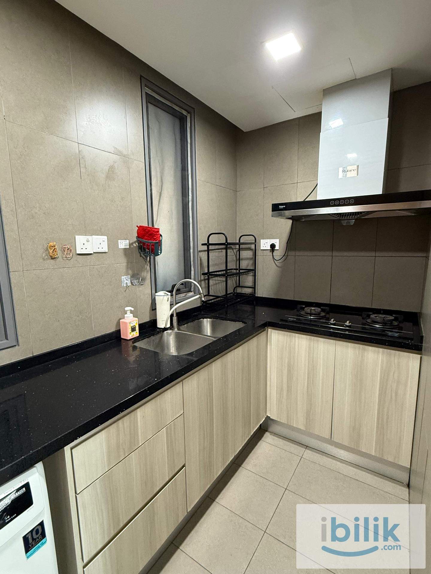Middle Room  - Image 7