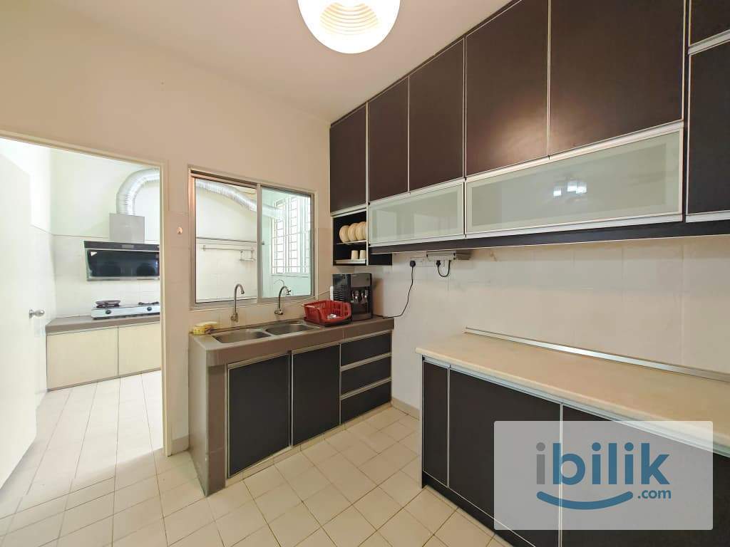 {FREE 1 Month & 1 Month Deposit Only} Female Master Bedroom at Kinrara Mas Condo, Puchong, Bukit Jalil, LRT, KL - Image 2