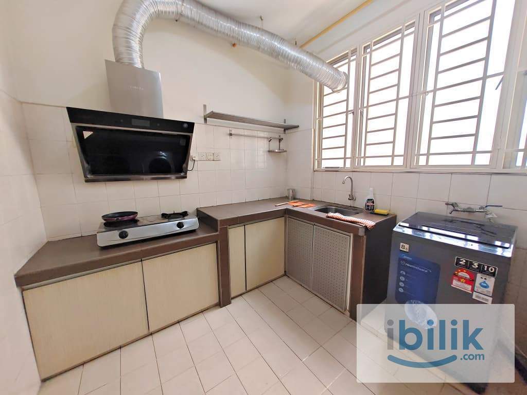 {FREE 1 Month & 1 Month Deposit Only} Female Master Bedroom at Kinrara Mas Condo, Puchong, Bukit Jalil, LRT, KL - Image 4