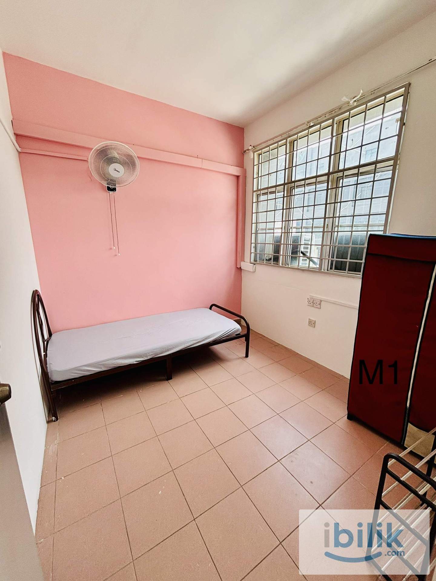 female unit room for rent at puchong  - Image 1