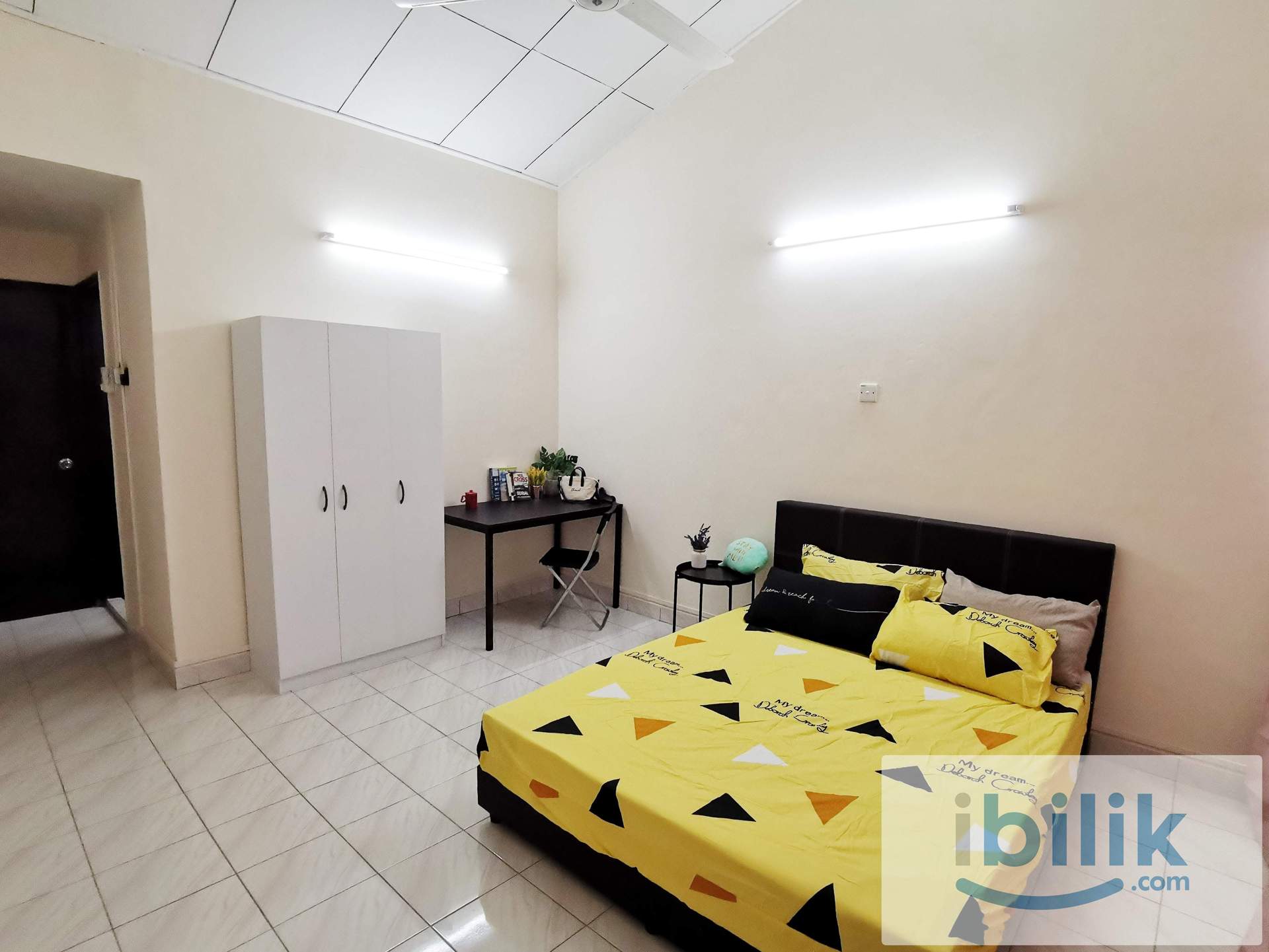 Near MRT UCSI l Fully Furnished Master room with private 🛁bathroom - Image 1