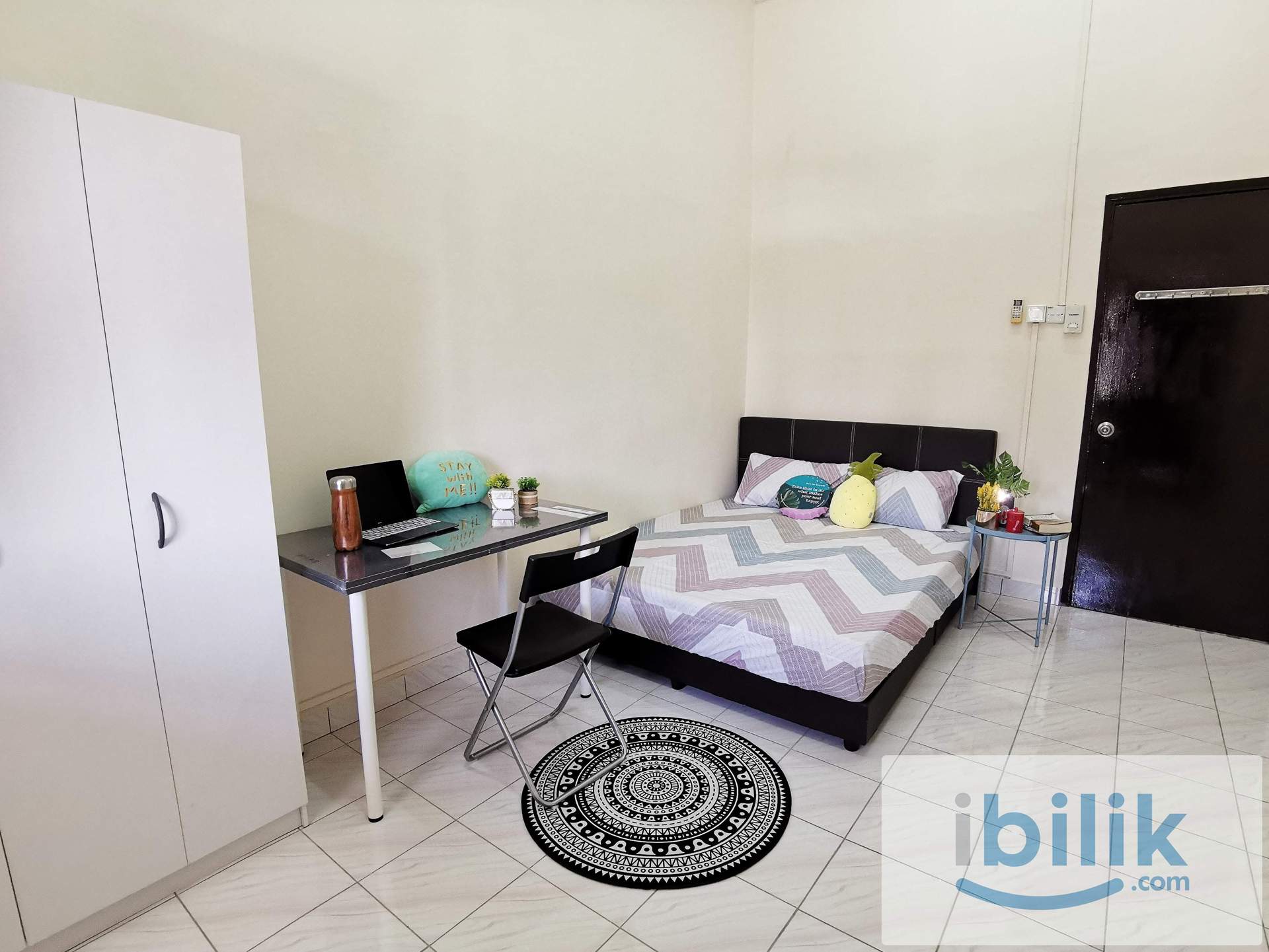 MRT & UCSI - Minimalist Medium Room with Balcony For Rent at Taman Connaught Cheras - Image 1