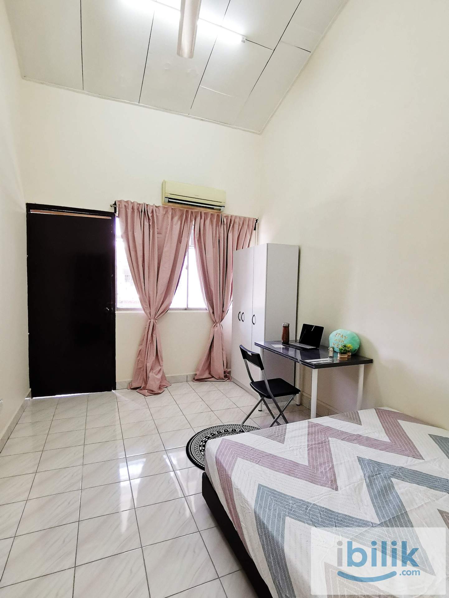 MRT & UCSI - Minimalist Medium Room with Balcony For Rent at Taman Connaught Cheras - Image 2