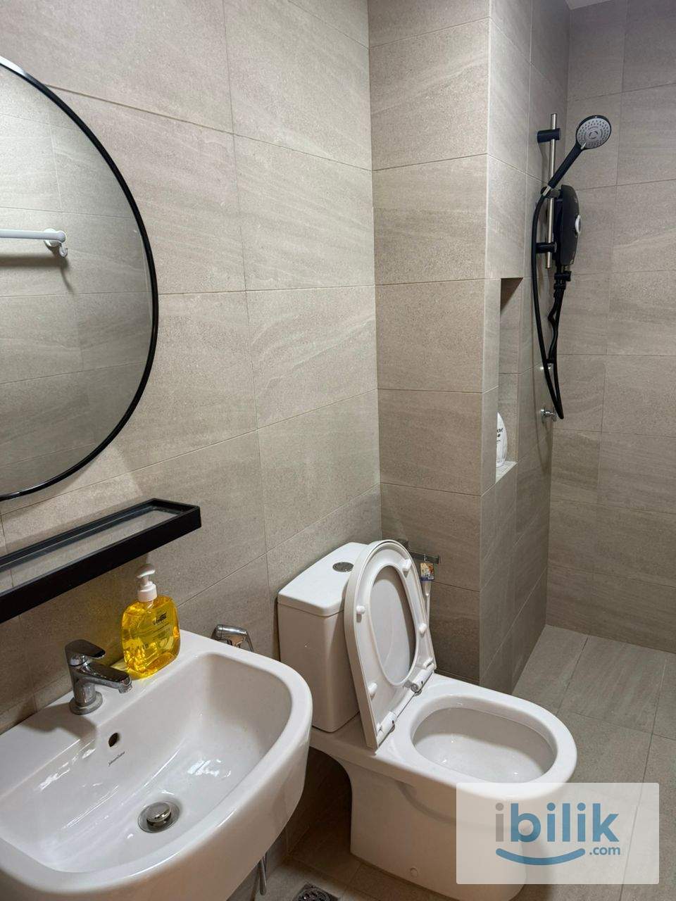 Skyline Pudu LRT 3 rooms - Image 2