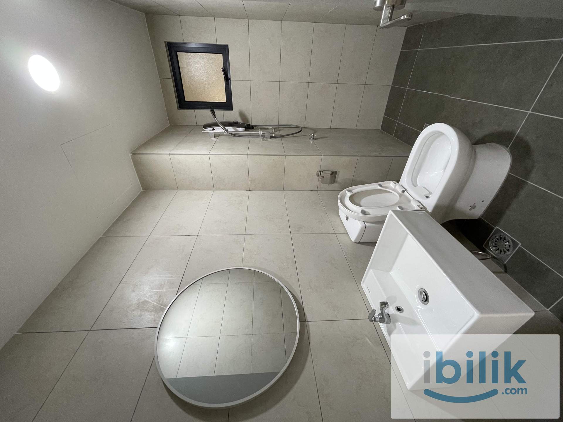 Skyline Pudu small room - Image 4