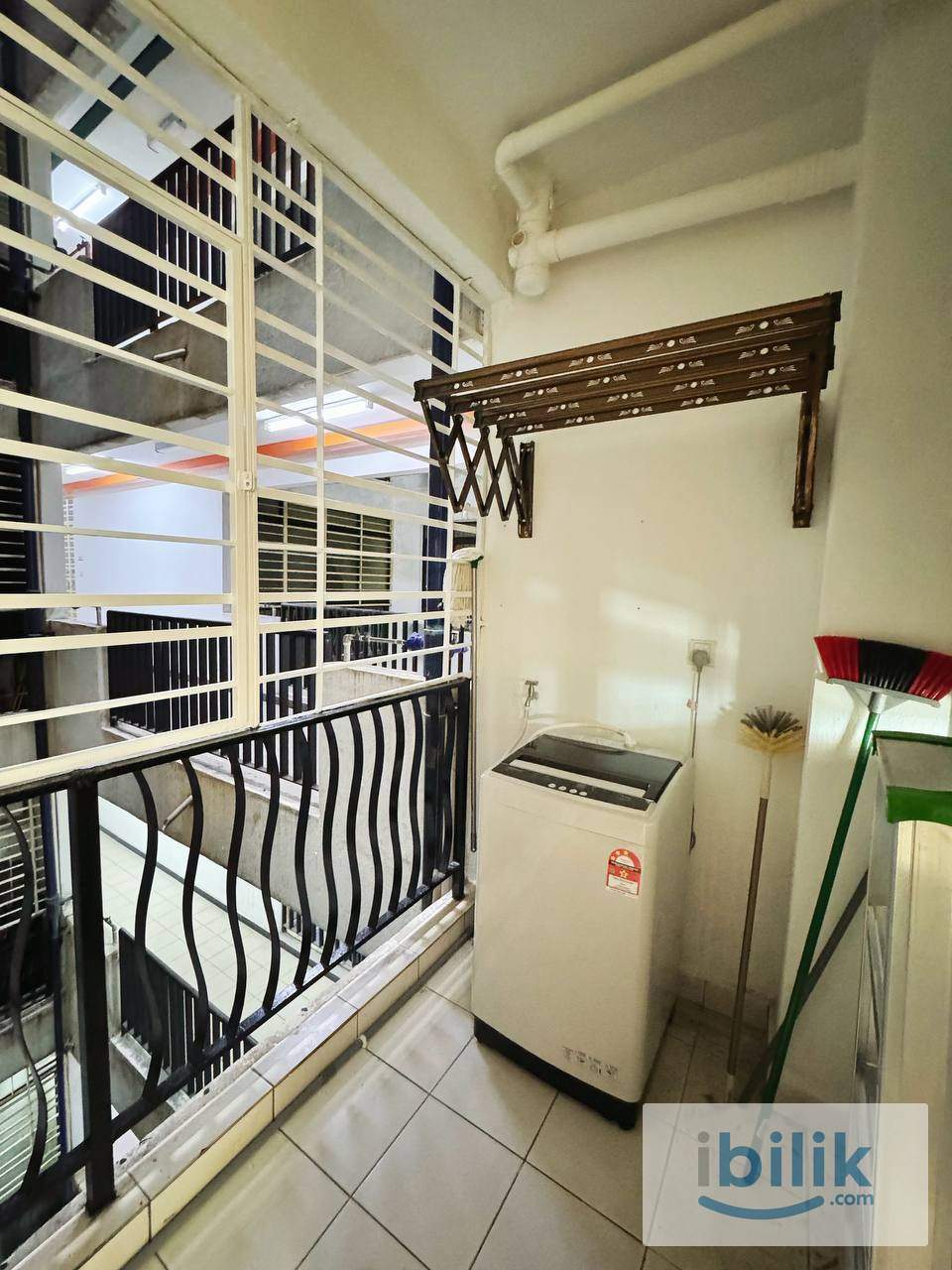 Balcony Room, One Damansara Condo, Damansara Damai, Female unit, Near Bus Stop, MRT, Shops, Banks  - Image 6