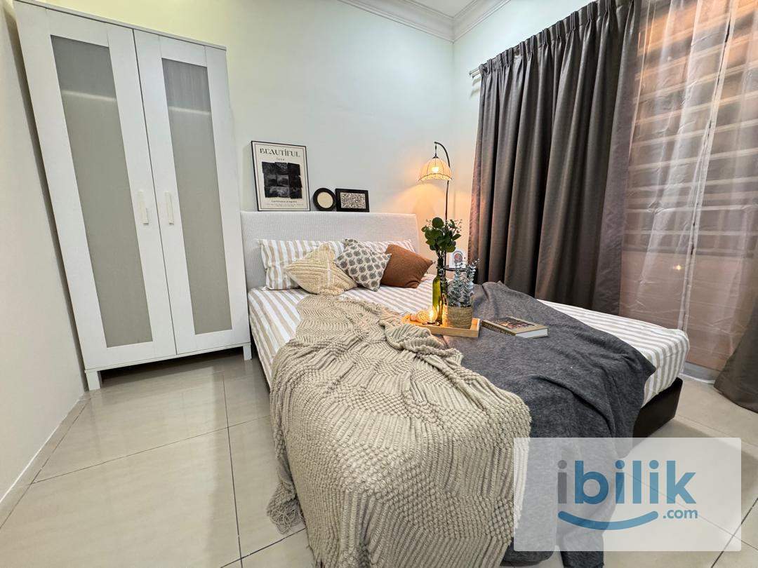 Cozy middle room for rent - Image 4