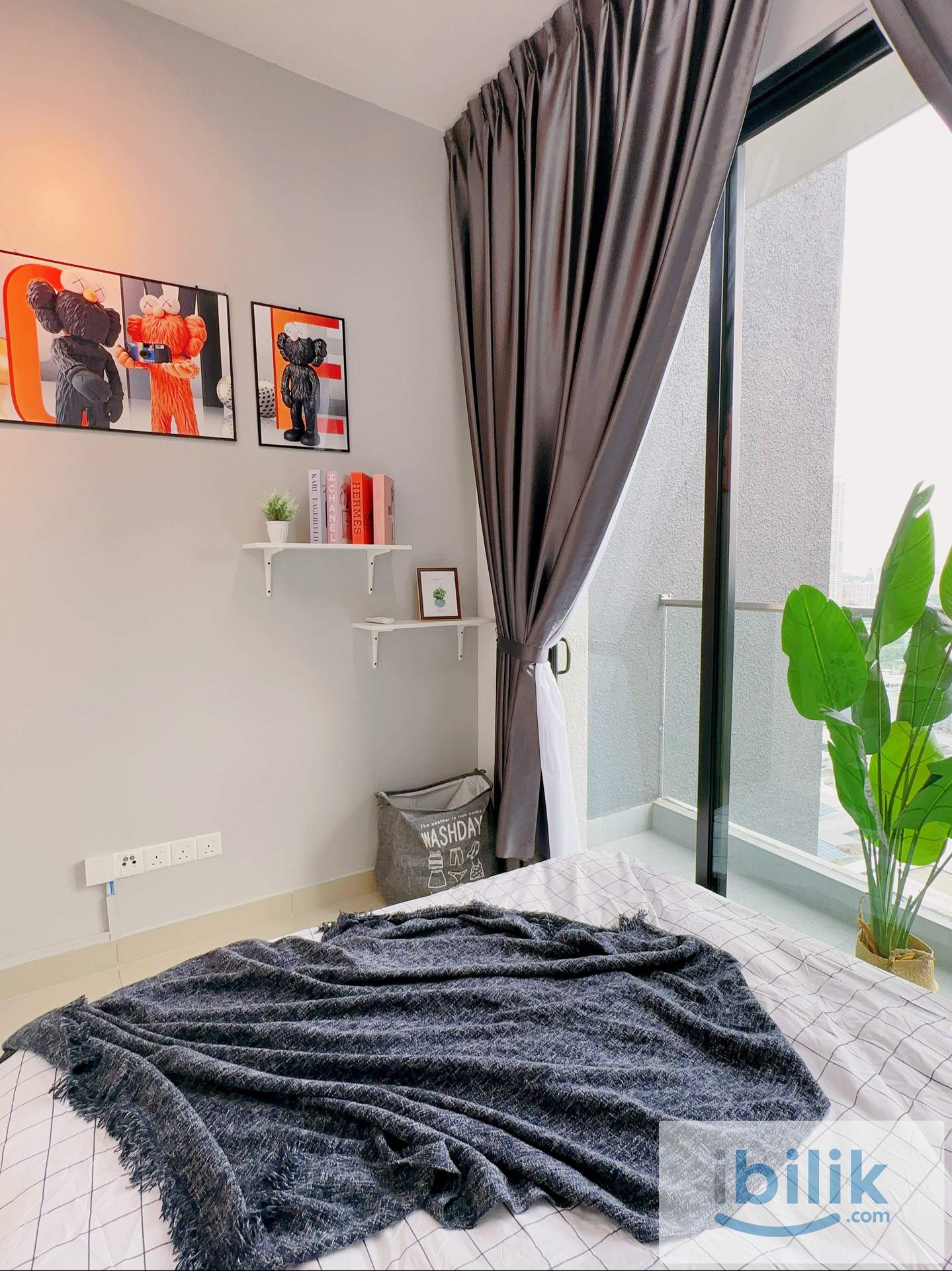 Medium suite full furnish + air cond for rent, Lavile condominium, Maluri, Cheras, KL - Image 2