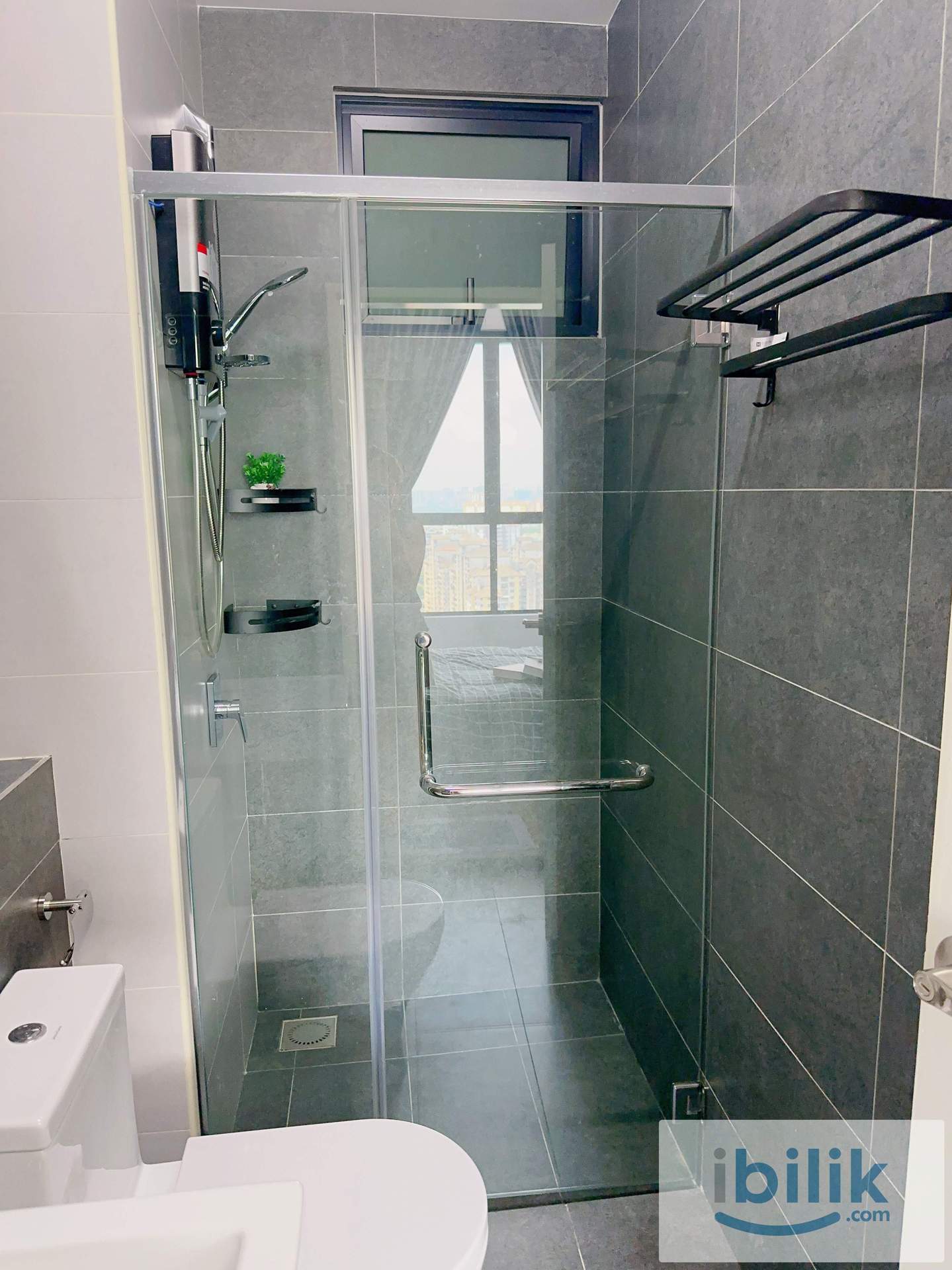 Medium suite full furnish + air cond for rent, Lavile condominium, Maluri, Cheras, KL - Image 4