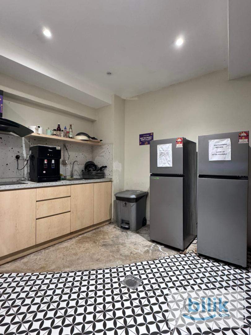 Zero/Low deposit Private room with window, at Jalan Raja Laut, Near to LRT Chow Kit, Hospital KL - Image 4